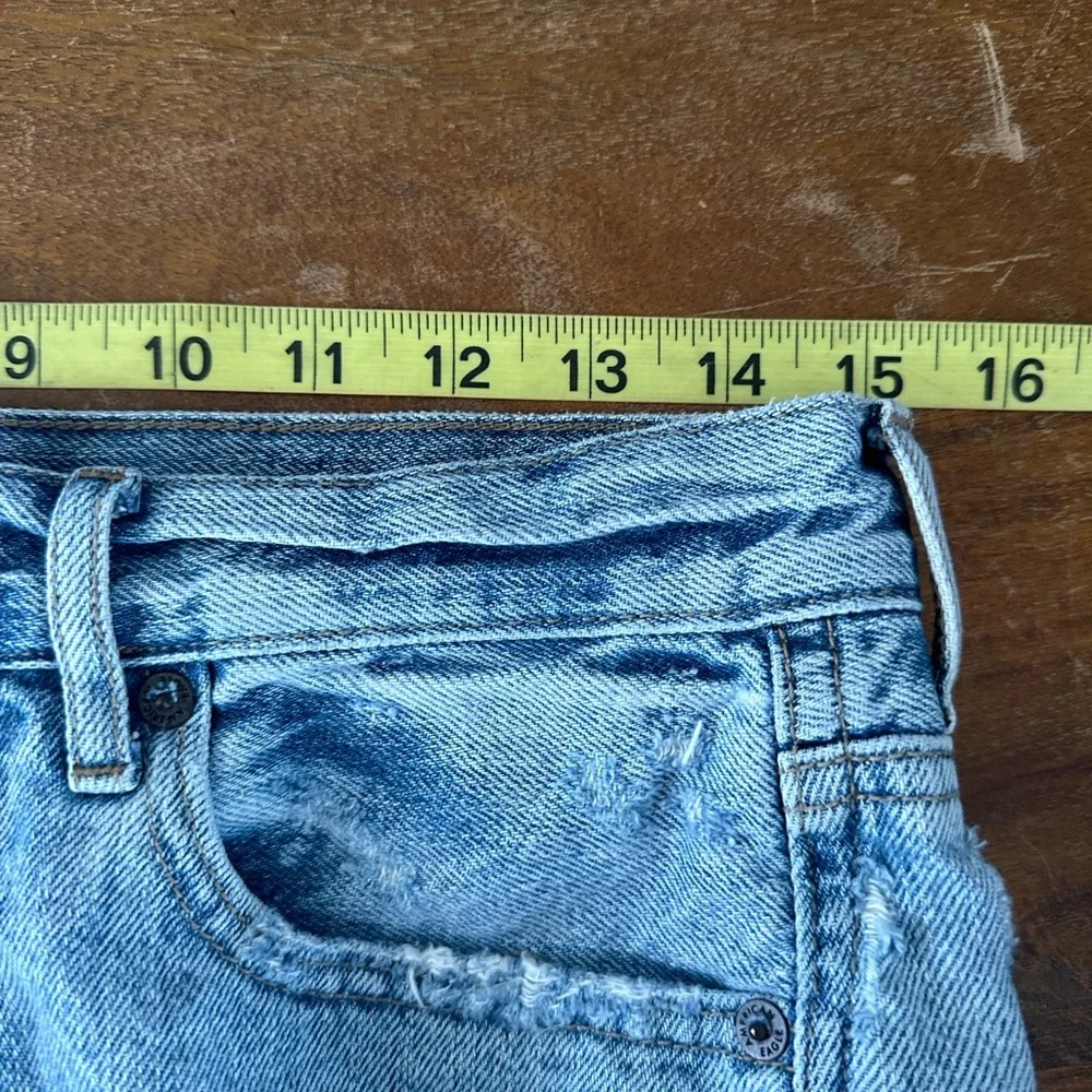 American Eagle 90’s Boyfriend Short Distressed‎ Denim Shorts Size 6